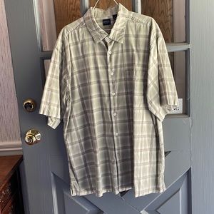Arrow Men’s shirt size XL green plaid